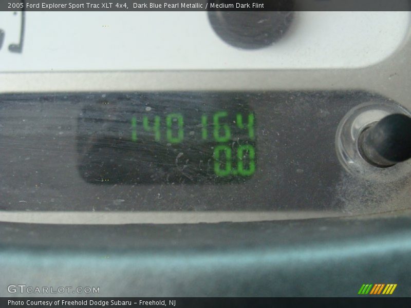 Dark Blue Pearl Metallic / Medium Dark Flint 2005 Ford Explorer Sport Trac XLT 4x4