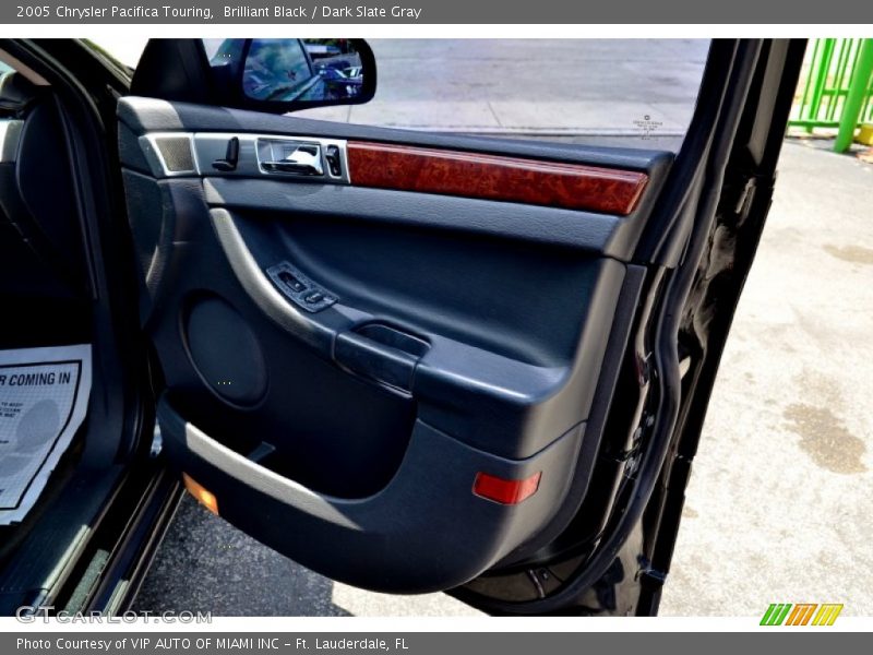 Brilliant Black / Dark Slate Gray 2005 Chrysler Pacifica Touring
