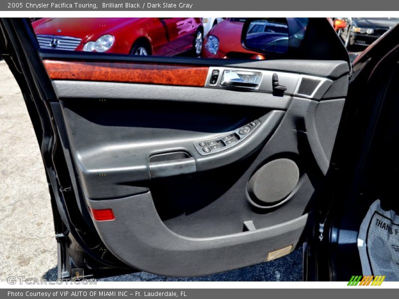 Brilliant Black / Dark Slate Gray 2005 Chrysler Pacifica Touring