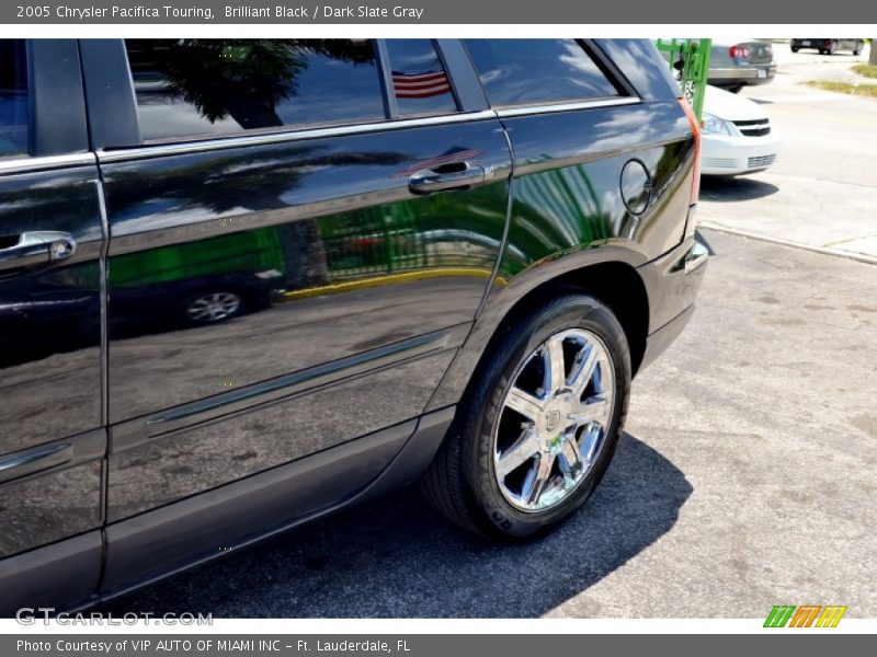 Brilliant Black / Dark Slate Gray 2005 Chrysler Pacifica Touring