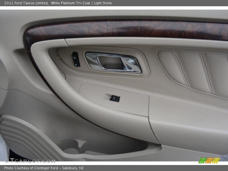White Platinum Tri-Coat / Light Stone 2011 Ford Taurus Limited