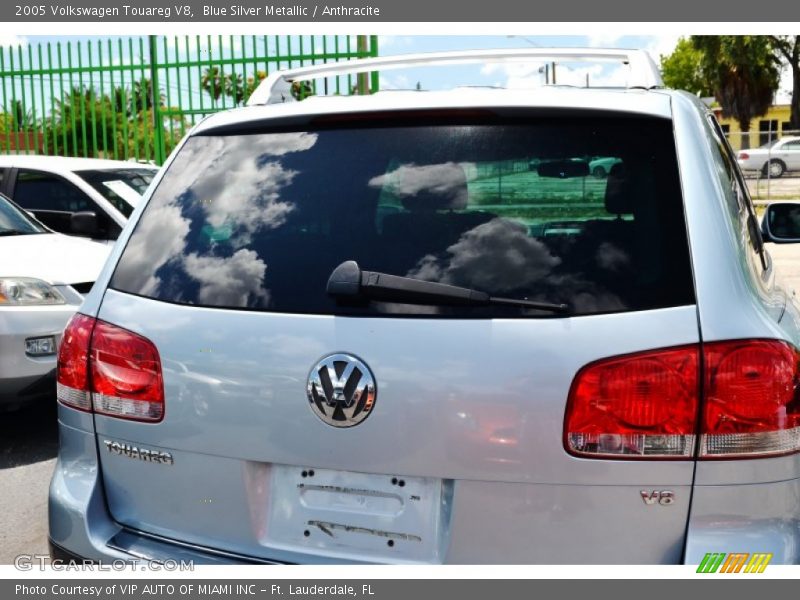 Blue Silver Metallic / Anthracite 2005 Volkswagen Touareg V8