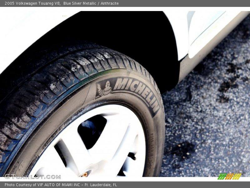 Blue Silver Metallic / Anthracite 2005 Volkswagen Touareg V8