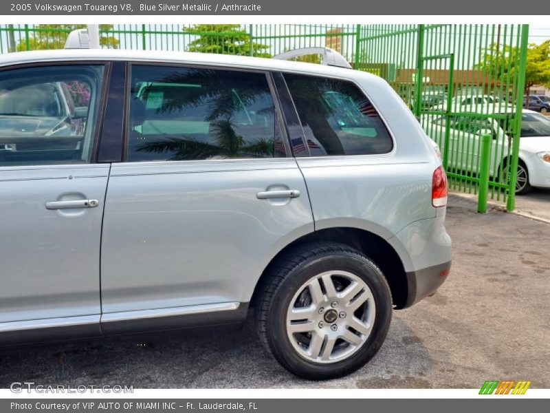 Blue Silver Metallic / Anthracite 2005 Volkswagen Touareg V8