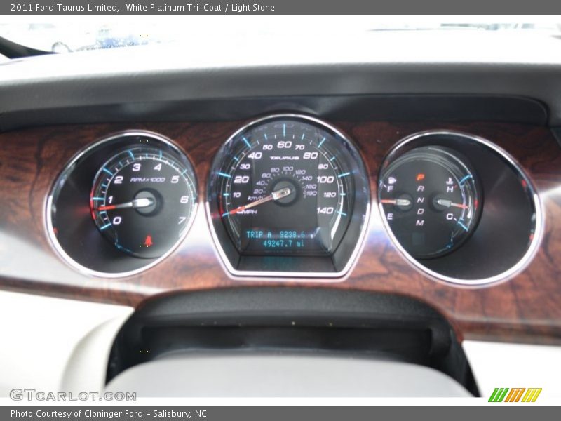 White Platinum Tri-Coat / Light Stone 2011 Ford Taurus Limited