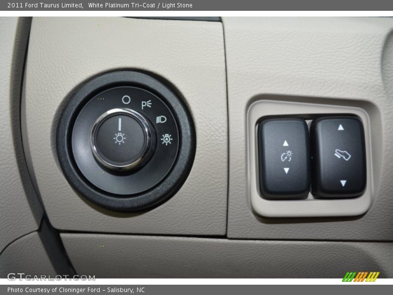 White Platinum Tri-Coat / Light Stone 2011 Ford Taurus Limited