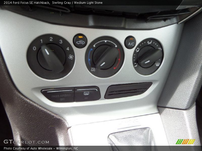 Sterling Gray / Medium Light Stone 2014 Ford Focus SE Hatchback