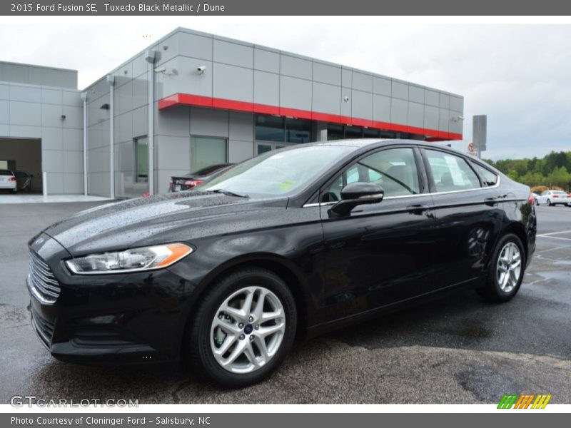 Tuxedo Black Metallic / Dune 2015 Ford Fusion SE