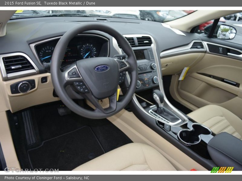 Tuxedo Black Metallic / Dune 2015 Ford Fusion SE