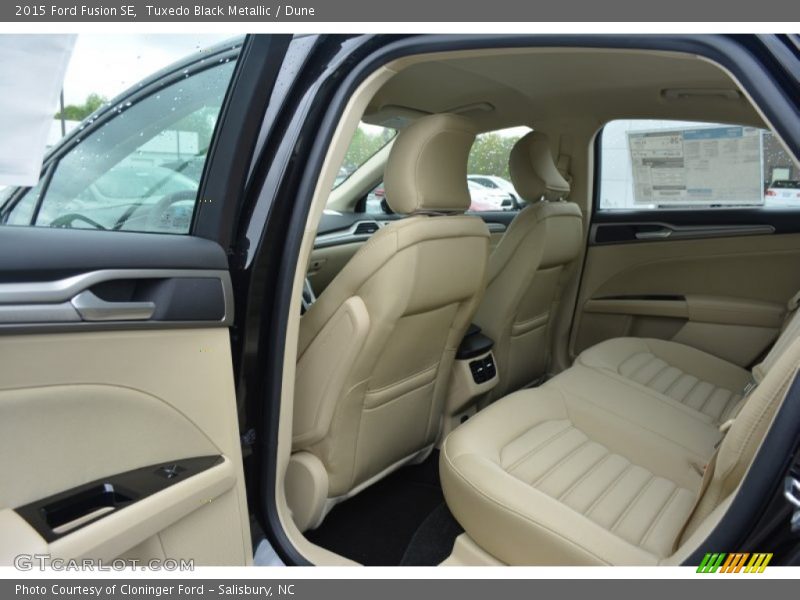 Tuxedo Black Metallic / Dune 2015 Ford Fusion SE