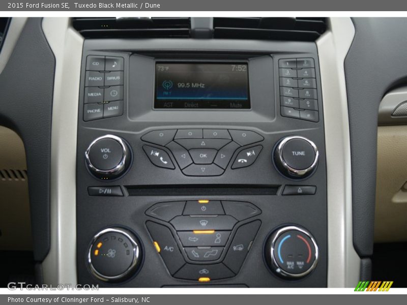 Tuxedo Black Metallic / Dune 2015 Ford Fusion SE