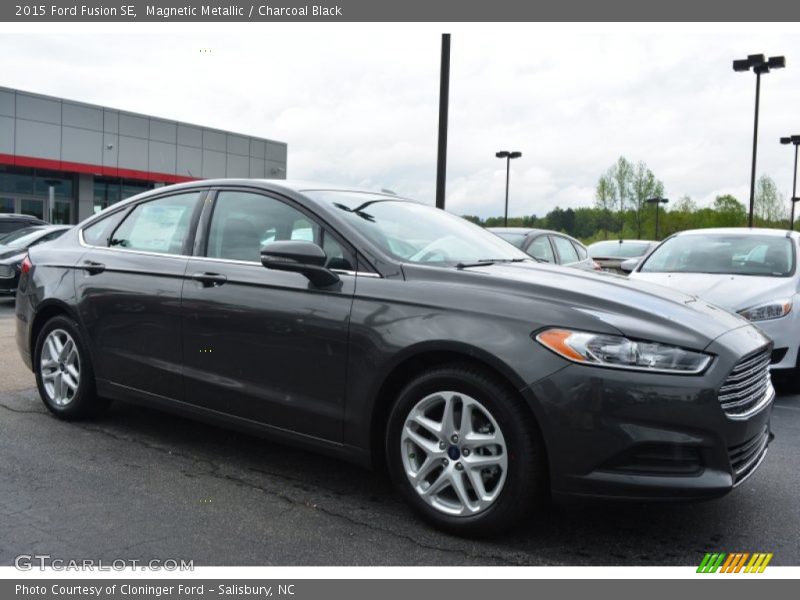 Magnetic Metallic / Charcoal Black 2015 Ford Fusion SE
