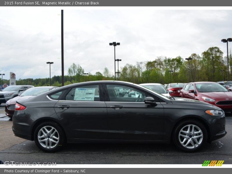 Magnetic Metallic / Charcoal Black 2015 Ford Fusion SE
