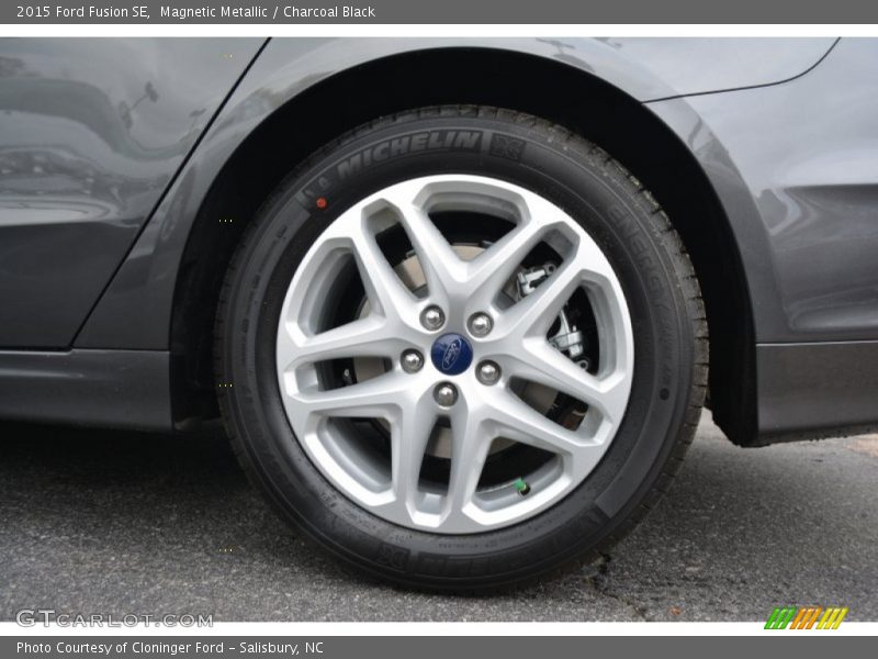 Magnetic Metallic / Charcoal Black 2015 Ford Fusion SE
