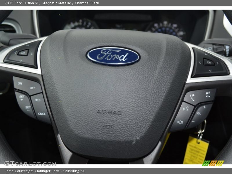 Magnetic Metallic / Charcoal Black 2015 Ford Fusion SE