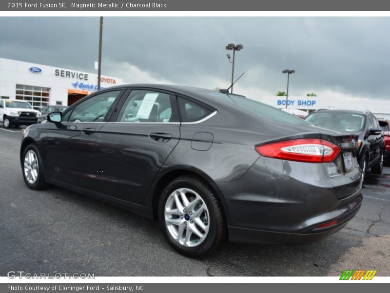 Magnetic Metallic / Charcoal Black 2015 Ford Fusion SE