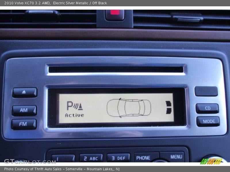 Electric Silver Metallic / Off Black 2010 Volvo XC70 3.2 AWD