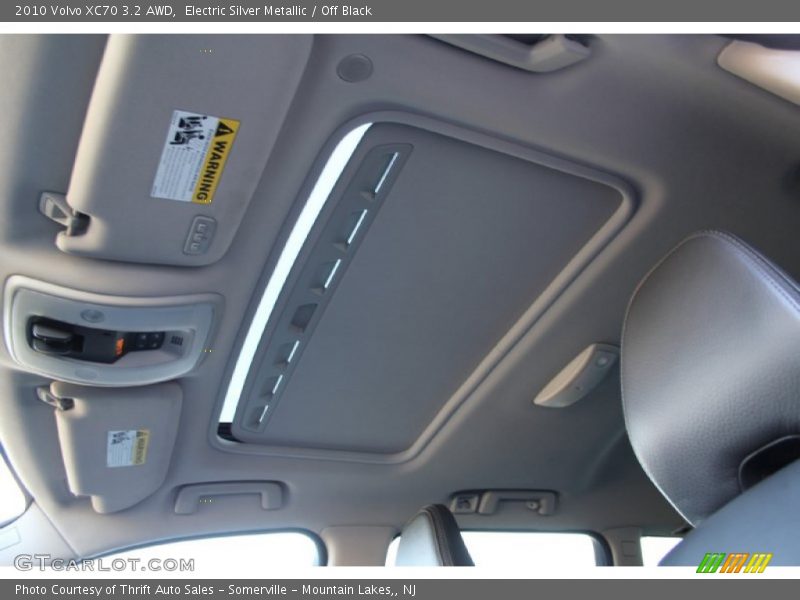 Electric Silver Metallic / Off Black 2010 Volvo XC70 3.2 AWD