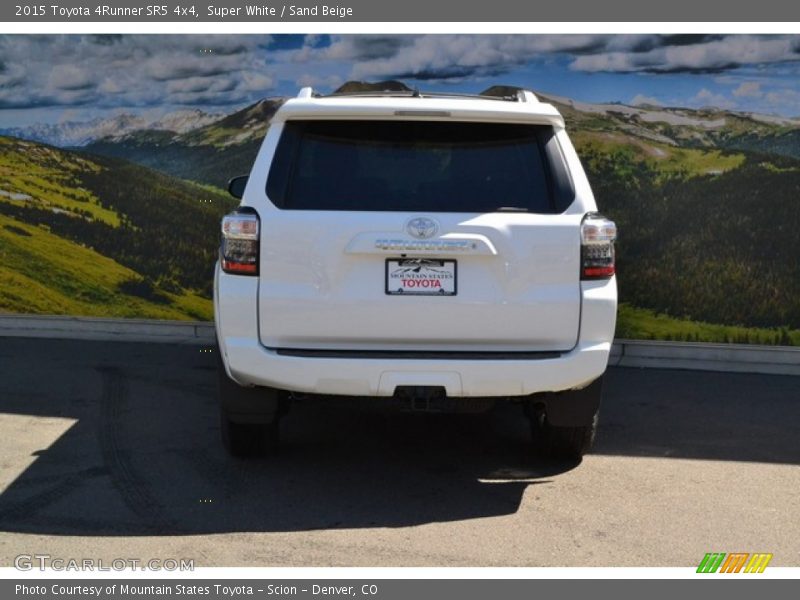 Super White / Sand Beige 2015 Toyota 4Runner SR5 4x4