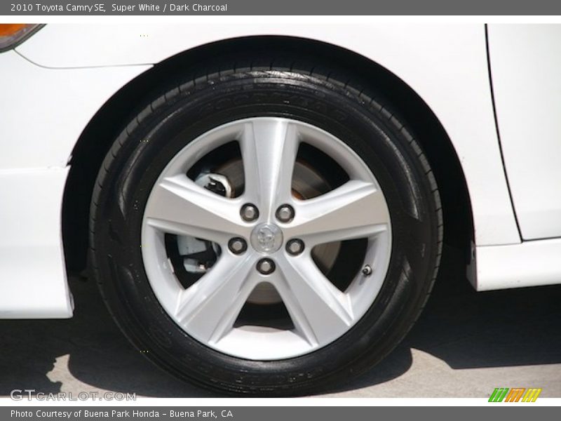 Super White / Dark Charcoal 2010 Toyota Camry SE