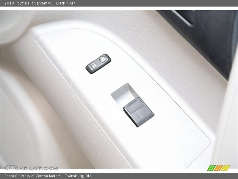 Black / Ash 2010 Toyota Highlander V6