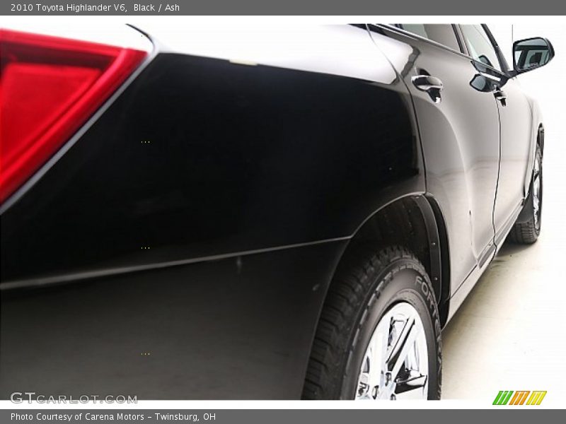 Black / Ash 2010 Toyota Highlander V6