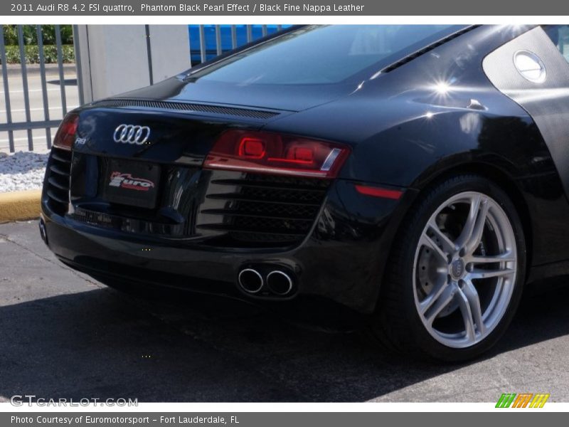Phantom Black Pearl Effect / Black Fine Nappa Leather 2011 Audi R8 4.2 FSI quattro