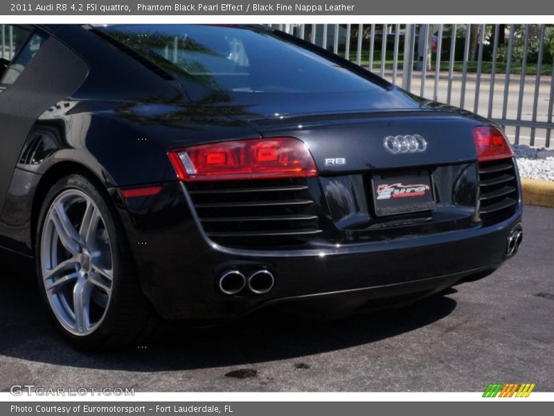 Phantom Black Pearl Effect / Black Fine Nappa Leather 2011 Audi R8 4.2 FSI quattro