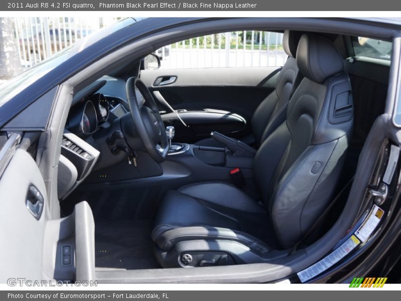 Front Seat of 2011 R8 4.2 FSI quattro