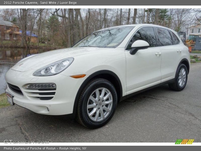Front 3/4 View of 2012 Cayenne 