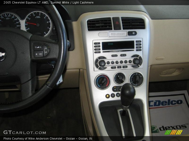 Summit White / Light Cashmere 2005 Chevrolet Equinox LT AWD