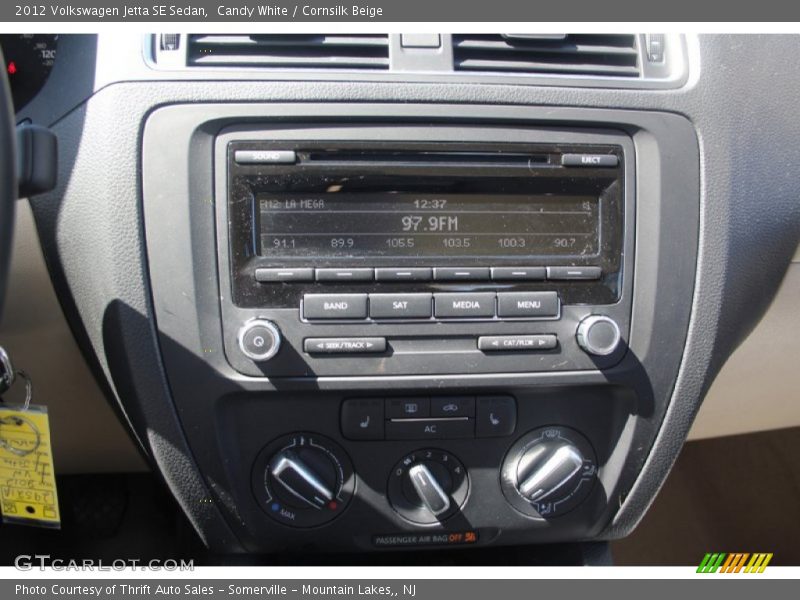 Candy White / Cornsilk Beige 2012 Volkswagen Jetta SE Sedan