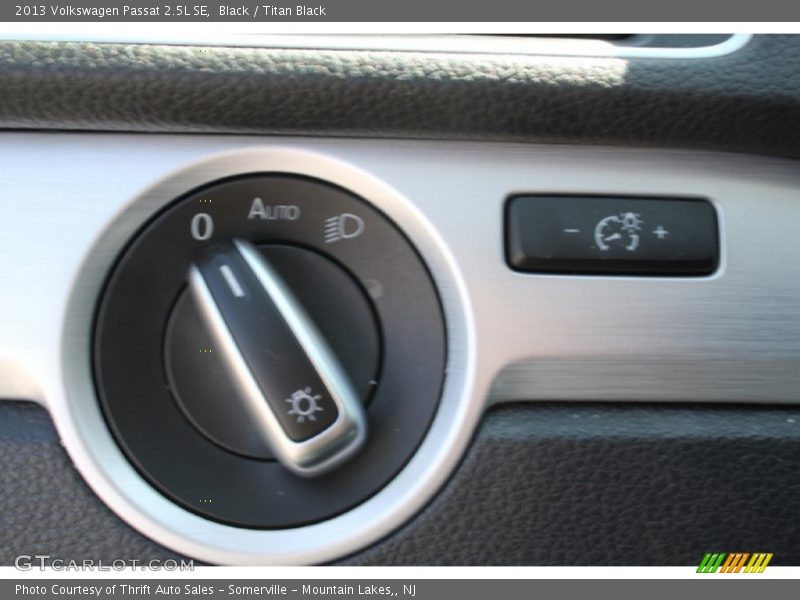 Black / Titan Black 2013 Volkswagen Passat 2.5L SE