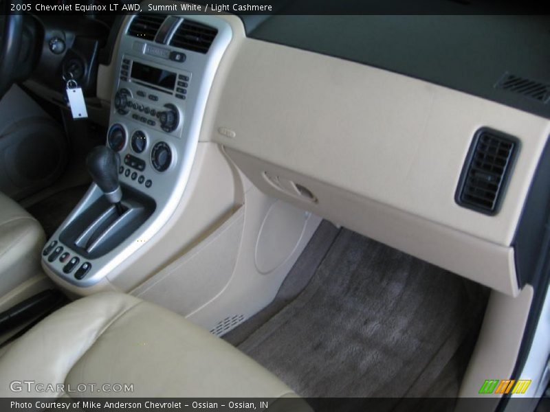 Summit White / Light Cashmere 2005 Chevrolet Equinox LT AWD