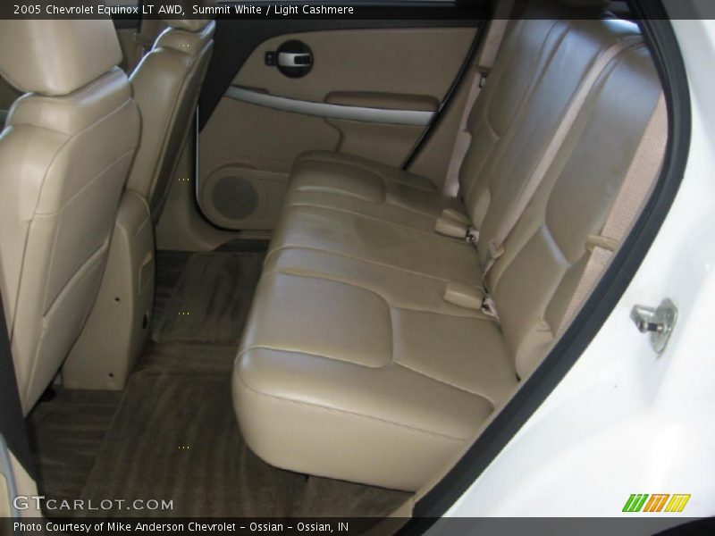 Summit White / Light Cashmere 2005 Chevrolet Equinox LT AWD