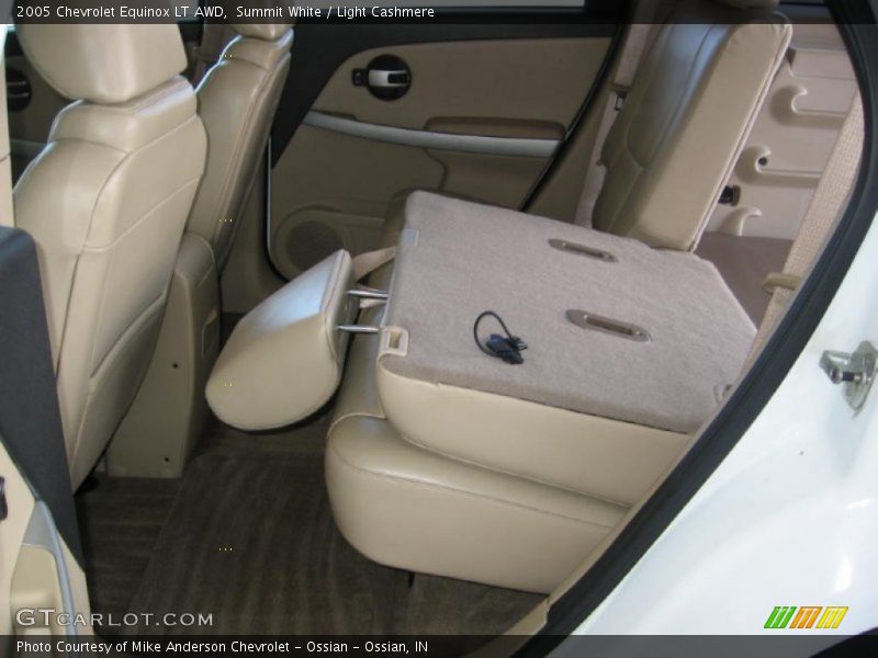 Summit White / Light Cashmere 2005 Chevrolet Equinox LT AWD