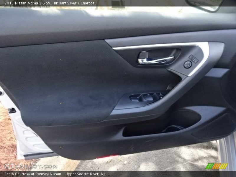 Brilliant Silver / Charcoal 2015 Nissan Altima 2.5 SV