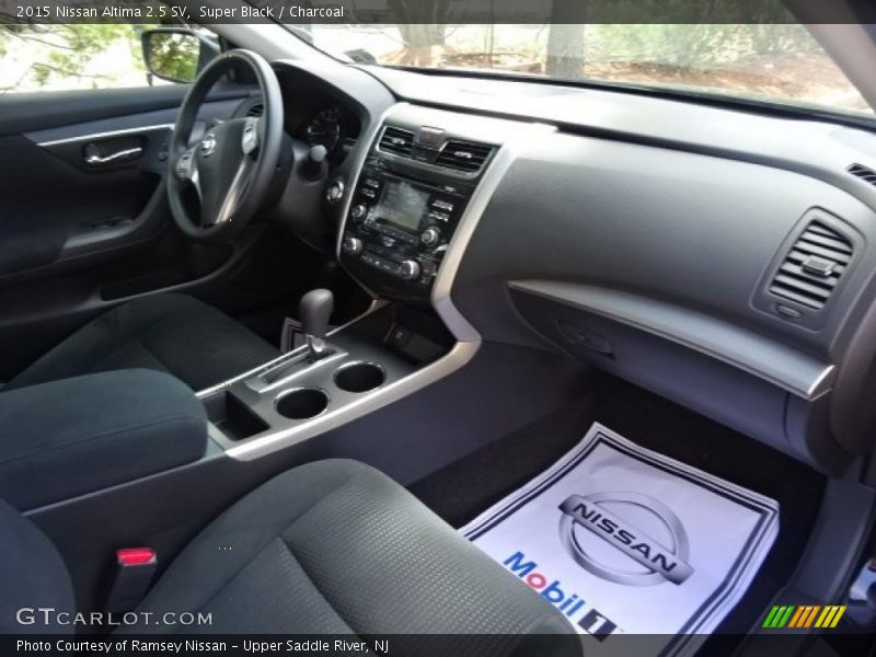 Super Black / Charcoal 2015 Nissan Altima 2.5 SV