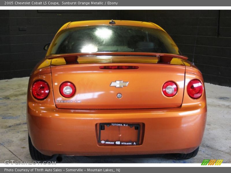Sunburst Orange Metallic / Ebony 2005 Chevrolet Cobalt LS Coupe