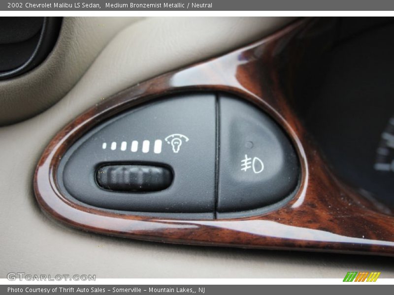 Medium Bronzemist Metallic / Neutral 2002 Chevrolet Malibu LS Sedan