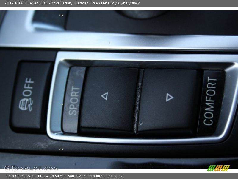 Tasman Green Metallic / Oyster/Black 2012 BMW 5 Series 528i xDrive Sedan