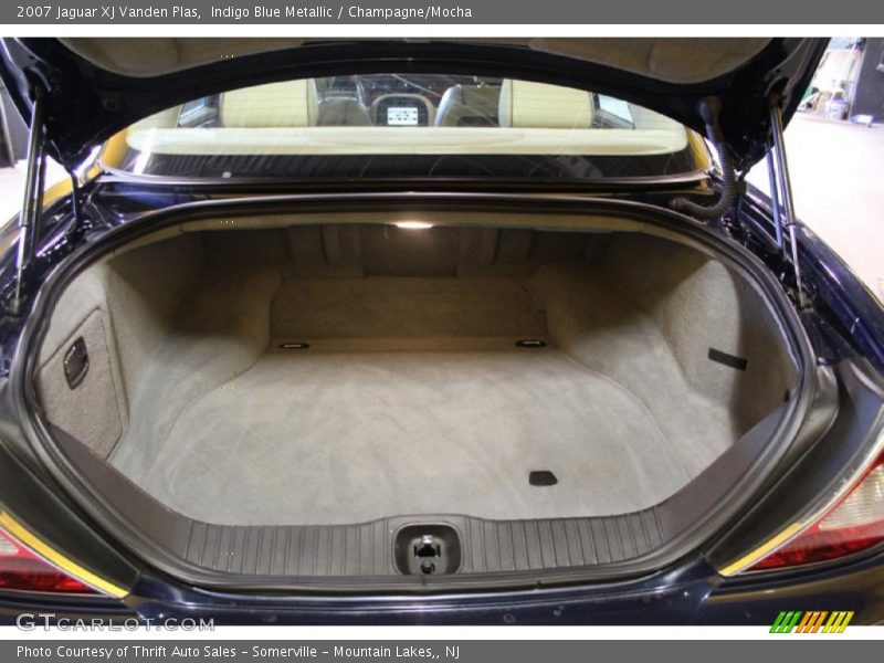 Indigo Blue Metallic / Champagne/Mocha 2007 Jaguar XJ Vanden Plas