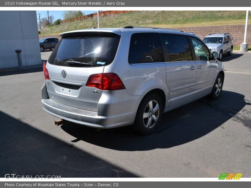 Mercury Silver Metallic / Aero Gray 2010 Volkswagen Routan SEL