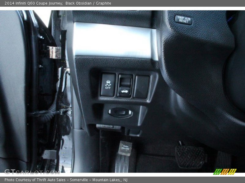 Black Obsidian / Graphite 2014 Infiniti Q60 Coupe Journey
