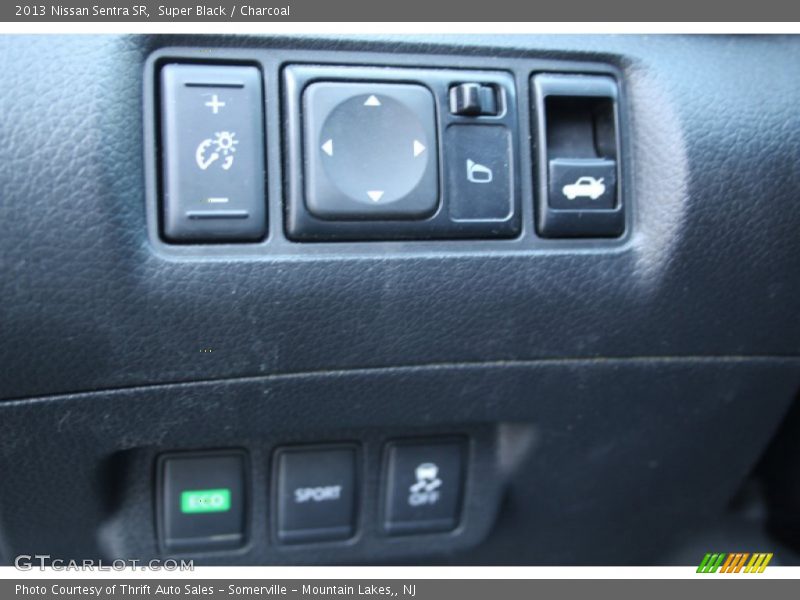 Super Black / Charcoal 2013 Nissan Sentra SR