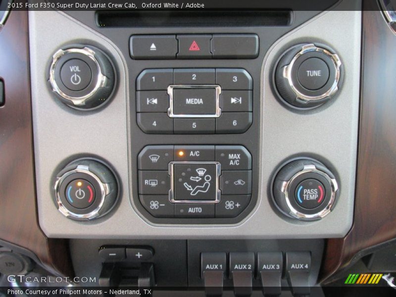 Oxford White / Adobe 2015 Ford F350 Super Duty Lariat Crew Cab