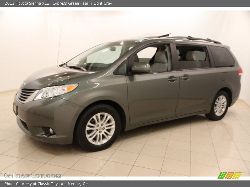 Cypress Green Pearl / Light Gray 2012 Toyota Sienna XLE