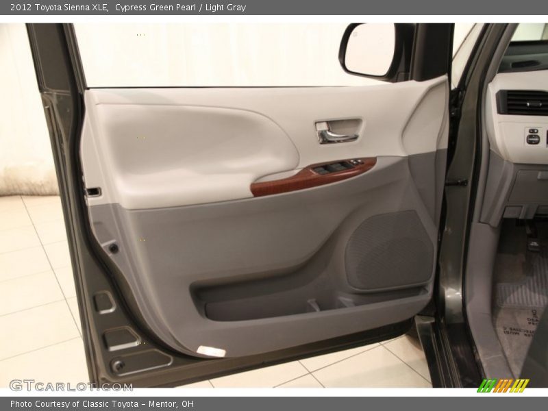 Cypress Green Pearl / Light Gray 2012 Toyota Sienna XLE