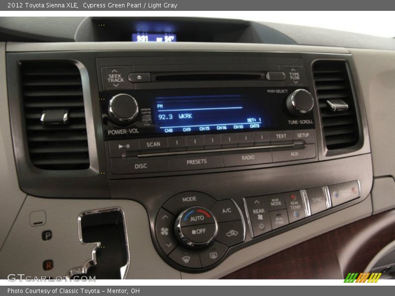 Cypress Green Pearl / Light Gray 2012 Toyota Sienna XLE