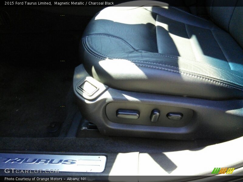 Magnetic Metallic / Charcoal Black 2015 Ford Taurus Limited